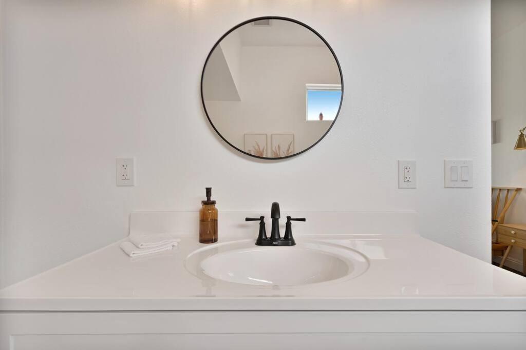 Beautiful Newly Remodeled Home, Near Jt Park Joshua Tree Ngoại thất bức ảnh